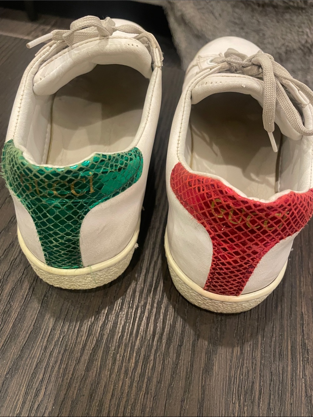 Gucci White Leather Sneakers with Red & Green Accents and Bee Embroidery - Picture 5 of 10